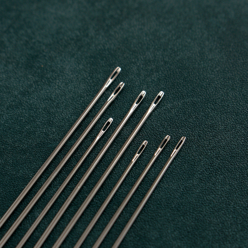 Pack of 5 French saddle stitching needles by Sigma Leather, long pointed shafts